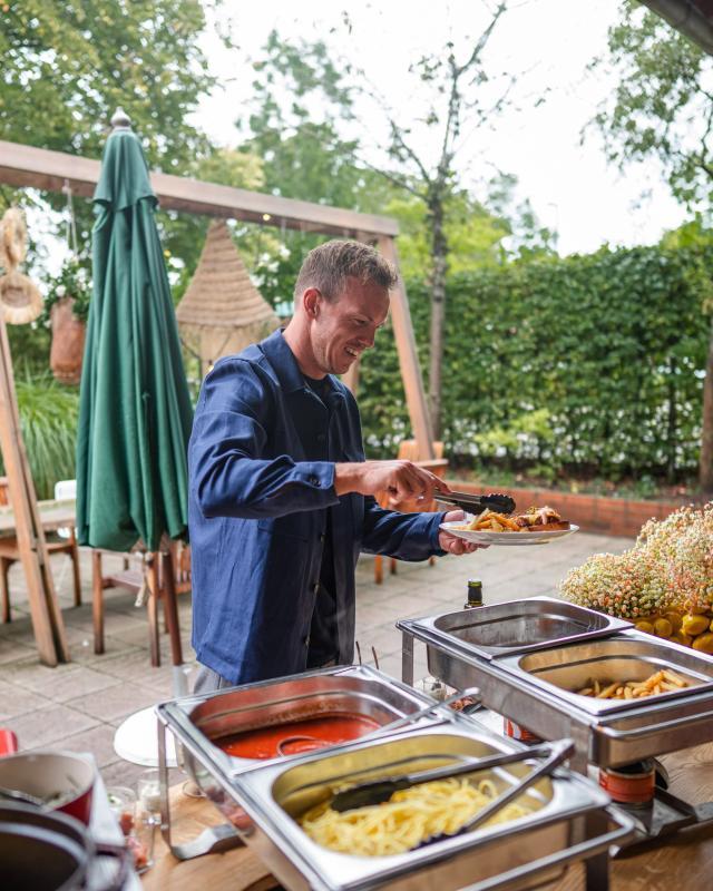 pp电子官网-【夜读】触目惊心，5年内7位巴萨球员遭入室抢劫！