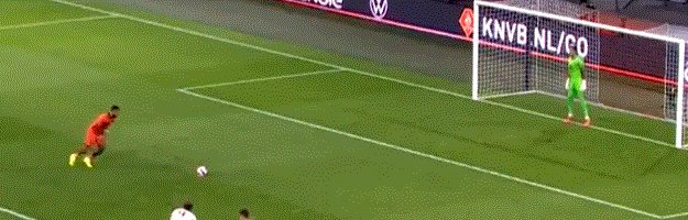 1631047915026094061.gif 【世预赛】孟菲斯戴帽+助攻+造红牌 荷兰6比1土耳其